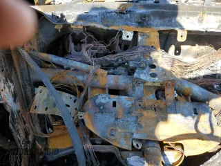 1990 Nissan 300ZX z VIN JN1CZ24AXLX001382, wystawiony jako Copart lot #42498325 z przebiegiem Nie podano mil oraz Szkoda całkowita • Salvage title. Historia ofert i sprzedaży dostępna na DreamBid. Obrazek 9.