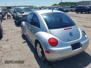 2001 Volkswagen Beetle GLX с VIN 3VWDC21CX1M414377, выставлен на аукционе IAAI как лот 42367043 с пробегом 78 353 миль миль и . История ставок и продаж доступна на DreamBid. Изображение 3.