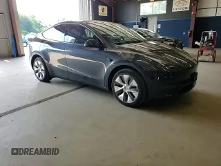 2024 Tesla Model Y Long Range z VIN 7SAYGDEE2RA246928, wystawiony jako Copart lot #60996035 z przebiegiem 19 266 mil mil oraz Szkoda całkowita • Salvage title. Historia ofert i sprzedaży dostępna na DreamBid. Obrazek 14.