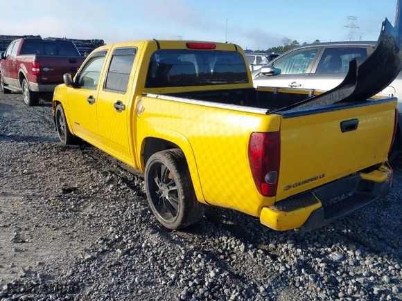 2005 Chevrolet Colorado 1SB LS Z85 with VIN 1GCCS136458121927, listed as a IAAI auction lot 41205526 with NaN miles. Bid and sale history available at carsss.com. Image 3.
