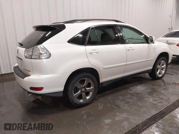 2005 Lexus RX 330 with VIN 2T2HA31U35C060236, listed as a IAAI auction lot 41872491 with 140,766 mi miles. Bid and sale history available at carsss.com. Image 4.