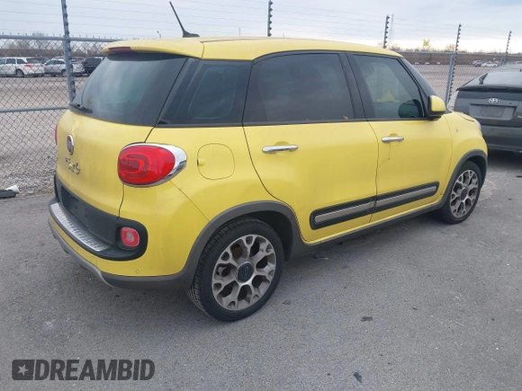 2015 FIAT 500L Urbana Trekking z VIN ZFBCFADH0FZ030995, wystawiony jako IAAI lot #41653415 z przebiegiem 115 629 mil mil oraz . Historia ofert i sprzedaży dostępna na DreamBid. Obrazek 4.