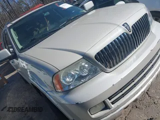 2006 Lincoln Navigator Luxury with VIN 5LMFU28596LJ00902, listed as a IAAI auction lot 41616137 with 0 mi miles. Bid and sale history available at carsss.com. Image 1.