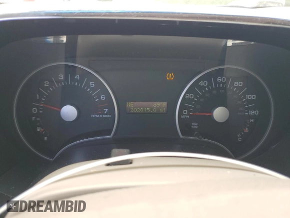 2006 Ford Explorer XLT z VIN 1FMEU63E66ZA29135, wystawiony jako Copart lot #54723255 z przebiegiem 202 815 mil mil oraz Czysty tytuł • Clean title. Historia ofert i sprzedaży dostępna na DreamBid. Obrazek 9.