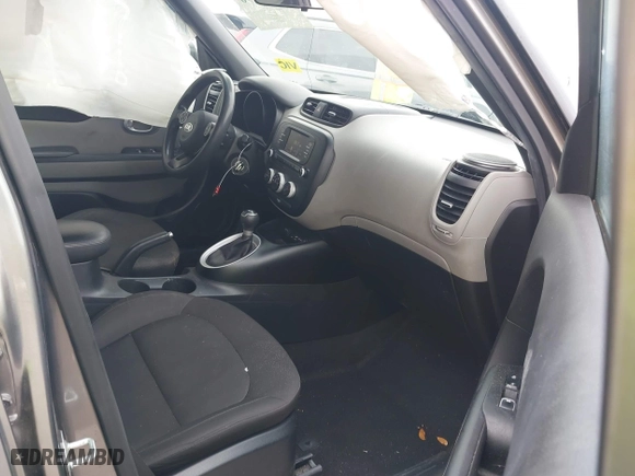 2017 Kia Soul with VIN KNDJN2A27H7433769, listed as a IAAI auction lot 41885196 with 58,022 mi miles. Bid and sale history available at carsss.com. Image 5.