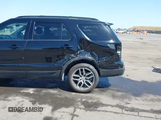 2017 Ford Explorer Sport z VIN 1FM5K8GT9HGC85696, wystawiony jako IAAI lot #42227743 z przebiegiem 105 941 mil mil oraz . Historia ofert i sprzedaży dostępna na DreamBid. Obrazek 6.