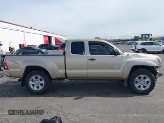 2006 Toyota Tacoma PreRunner with VIN 5TETU62N36Z164347, listed as a IAAI auction lot 41862319 with 395,554 mi miles. Bid and sale history available at carsss.com. Image 14.