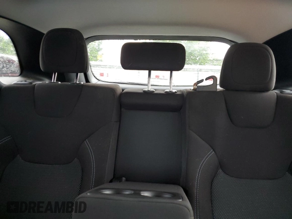 2019 Jeep Cherokee Latitude with VIN 1C4PJMCB2KD472342, listed as a Copart auction lot 60884805 with 33,017 mi miles and Salvage title. Bid and sale history available at DreamBid. Image 10.