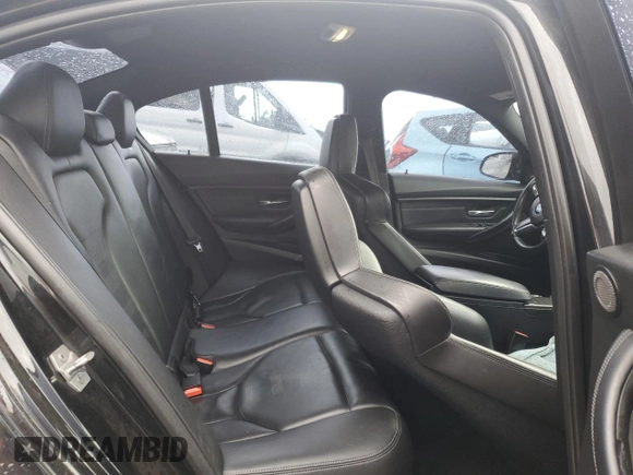 2018 BMW M3 z VIN WBS8M9C58J5J79386, wystawiony jako Copart lot #53724845 z przebiegiem 61 611 mil mil oraz Szkoda całkowita • Salvage title. Historia ofert i sprzedaży dostępna na DreamBid. Obrazek 10.