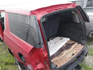 2021 Chevrolet Suburban LT z VIN 1GNSCCKD8MR138864, wystawiony jako IAAI lot #41296984 z przebiegiem Nie podano mil oraz . Historia ofert i sprzedaży dostępna na DreamBid. Obrazek 3.