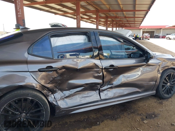 2021 Toyota Camry XSE z VIN 4T1K61AK7MU518176, wystawiony jako IAAI lot #42121890 z przebiegiem 70 634 mil mil oraz . Historia ofert i sprzedaży dostępna na DreamBid. Obrazek 6.
