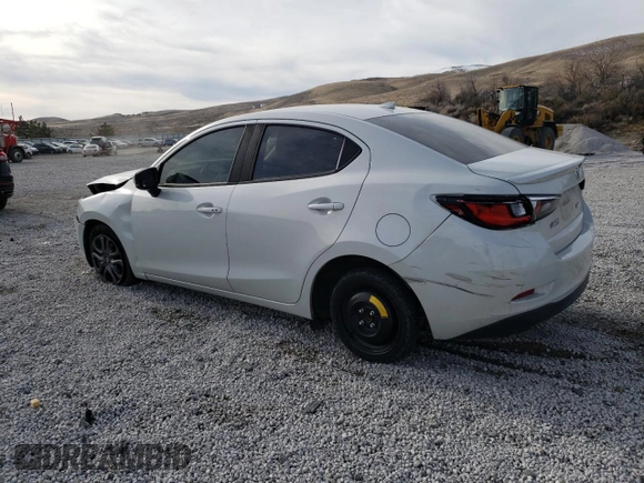 2019 Toyota Yaris L z VIN 3MYDLBYV3KY506033, wystawiony jako Copart lot #47498075 z przebiegiem 71 326 mil mil oraz Szkoda całkowita • Salvage title. Historia ofert i sprzedaży dostępna na DreamBid. Obrazek 2.