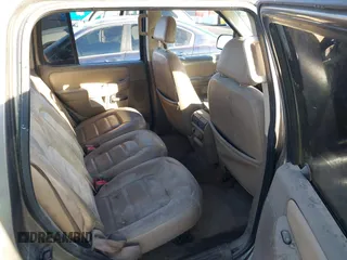 2002 Ford Explorer XLT z VIN 1FMDU63WX2ZC31748, wystawiony jako IAAI lot #41366733 z przebiegiem 136 408 mil mil oraz . Historia ofert i sprzedaży dostępna na DreamBid. Obrazek 8.