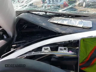 2021 Tesla Model Y Performance z VIN 5YJYGDEF0MF076263, wystawiony jako IAAI lot #42134022 z przebiegiem Nie podano mil oraz . Historia ofert i sprzedaży dostępna na DreamBid. Obrazek 7.