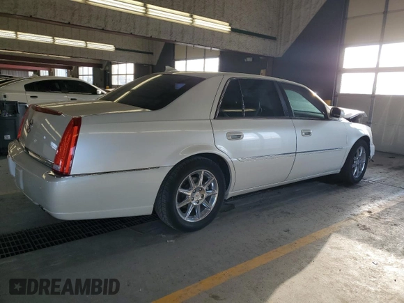 2011 Cadillac DTS Luxury Collection with VIN 1G6KD5E61BU121335, listed as a Copart auction lot 82408134 with 81,492 mi miles and Salvage Title. Bid and sale history available at DreamBid. Image 3.