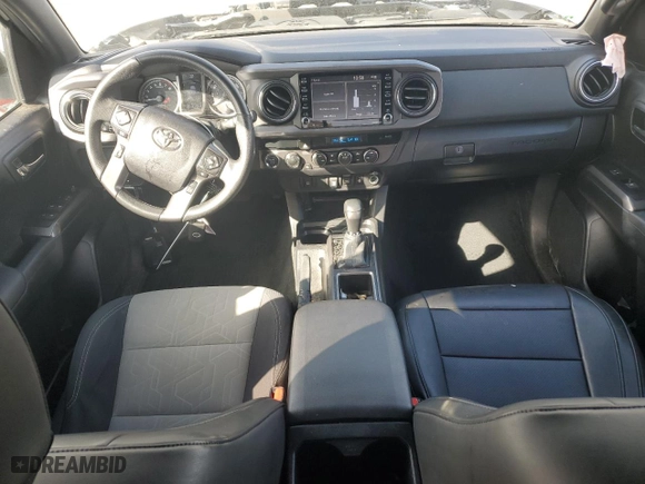 2022 Toyota Tacoma 4WD SR with VIN 3TMCZ5AN0NM458054, listed as a Copart auction lot 47825945 with 31,879 mi miles and Salvage Title. Bid and sale history available at carsss.com. Image 8.
