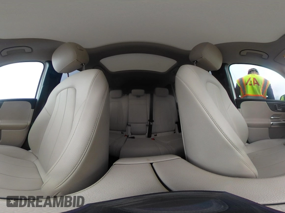 2021 Mercedes-Benz GLB 250 с VIN W1N4M4GB5MW120960, выставлен на аукционе IAAI как лот 42257515 с пробегом 52 546 миль миль и . История ставок и продаж доступна на DreamBid. Изображение 19.
