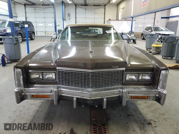 1976 Cadillac Eldorado z VIN 6L67S6Q235270, wystawiony jako Copart lot #80518554 z przebiegiem 4 944 mil mil oraz Szkoda całkowita • Salvage title. Historia ofert i sprzedaży dostępna na DreamBid. Obrazek 5.