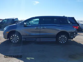 2024 Honda Odyssey EX-L with VIN 5FNRL6H63RB037259, listed as a IAAI auction lot 41665850 with 2,710 mi miles and . Bid and sale history available at DreamBid. Image 15.