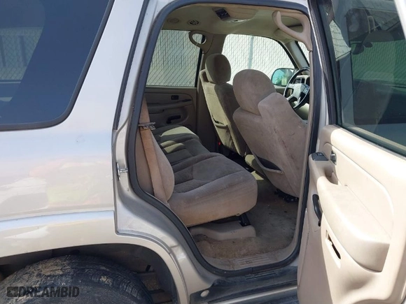 2005 Chevrolet Tahoe LS with VIN 1GNEC13V85R240613, listed as a IAAI auction lot 41676860 with 242,846 mi miles. Bid and sale history available at carsss.com. Image 8.