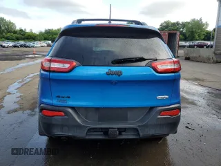 2018 Jeep Cherokee Latitude Tech Connect z VIN 1C4PJMCB1JD543335, wystawiony jako Copart lot #61581975 z przebiegiem 83 918 mil mil oraz Szkoda całkowita • Salvage title. Historia ofert i sprzedaży dostępna na DreamBid. Obrazek 6.