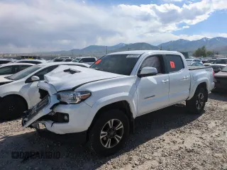 2017 Toyota Tacoma SR5 z VIN 3TMCZ5ANXHM121234, wystawiony jako Copart lot #58239595 z przebiegiem Nie podano mil oraz Szkoda całkowita • Salvage title. Historia ofert i sprzedaży dostępna na DreamBid. Obrazek 1.