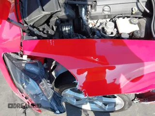 2015 Chevrolet Corvette 1LT z VIN 1G1YA2D77F5122992, wystawiony jako IAAI lot #42386670 z przebiegiem 59 722 mil mil oraz . Historia ofert i sprzedaży dostępna na DreamBid. Obrazek 12.