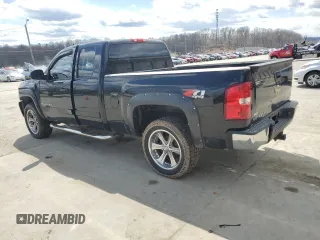 2007 Chevrolet Silverado 1500 1LT with VIN 1GCEK19097Z586132, listed as a Copart auction lot 50406825 with 177,331 mi miles and Salvage Title. Bid and sale history available at DreamBid. Image 2.