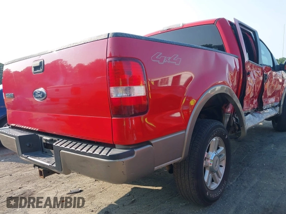 2004 Ford F-150 XLT z VIN 1FTPW14534KD79126, wystawiony jako IAAI lot #42388904 z przebiegiem 223 543 mil mil oraz . Historia ofert i sprzedaży dostępna na DreamBid. Obrazek 4.