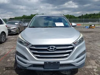 2017 Hyundai Tucson SE with VIN KM8J3CA47HU522428, listed as a IAAI auction lot 41985111 with 86,890 mi miles. Bid and sale history available at carsss.com. Image 12.