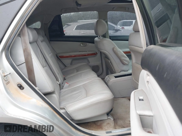 2004 Lexus RX 330 with VIN 2T2GA31U44C001562, listed as a IAAI auction lot 41961616 with 285,677 mi miles. Bid and sale history available at carsss.com. Image 8.