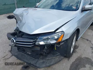 2013 Volkswagen Passat SE z VIN 1VWBP7A38DC123553, wystawiony jako IAAI lot #42341621 z przebiegiem 178 504 mil mil oraz . Historia ofert i sprzedaży dostępna na DreamBid. Obrazek 6.