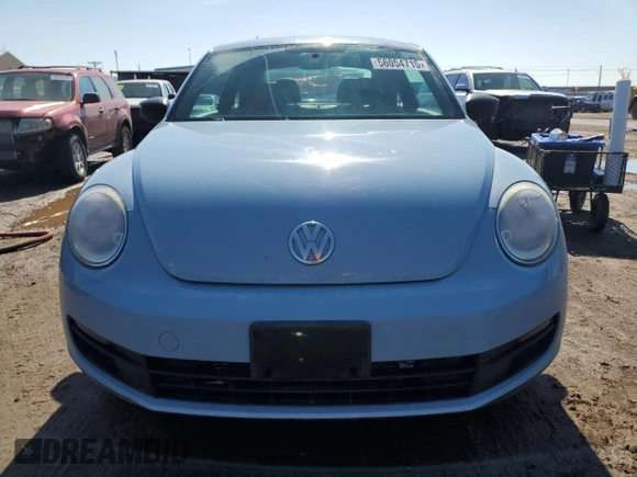 2015 Volkswagen Beetle Fleet Edition z VIN 3VWF17AT5FM640071, wystawiony jako Copart lot #56054715 z przebiegiem 138 539 mil mil oraz Szkoda całkowita • Salvage title. Historia ofert i sprzedaży dostępna na DreamBid. Obrazek 5.