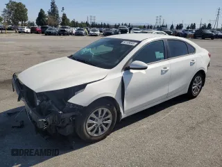 2021 Kia Forte FE z VIN 3KPF24AD6ME285362, wystawiony jako Copart lot #52189045 z przebiegiem 43 635 mil mil oraz Szkoda całkowita • Salvage title. Historia ofert i sprzedaży dostępna na DreamBid. Obrazek 1.