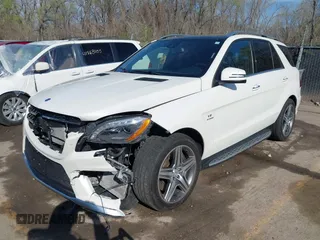 2015 Mercedes-Benz M 63 AMG with VIN 4JGDA7EB6FA471585, listed as a IAAI auction lot 41883006 with 39,243 mi miles and . Bid and sale history available at carsss.com. Image 17.