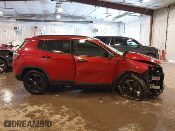 2018 Jeep Compass Latitude z VIN 3C4NJDBB0JT191044, wystawiony jako IAAI lot #41395206 z przebiegiem 68 784 mil mil oraz . Historia ofert i sprzedaży dostępna na DreamBid. Obrazek 13.