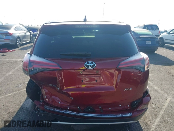 2018 Toyota RAV4 XLE with VIN JTMWFREV8JD119720, listed as a IAAI auction lot 41981890 with 43,048 mi miles. Bid and sale history available at carsss.com. Image 15.