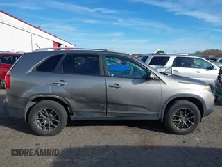 2011 Kia Sorento LX with VIN 5XYKT3A15BG180713, listed as a IAAI auction lot 41556092 with 135,146 mi miles. Bid and sale history available at carsss.com. Image 13.
