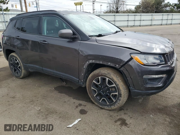 2019 Jeep Compass Trailhawk with VIN 3C4NJDDB0KT775734, listed as a Copart auction lot 50726555 with 81,812 mi miles and Salvage Title. Bid and sale history available at carsss.com. Image 4.