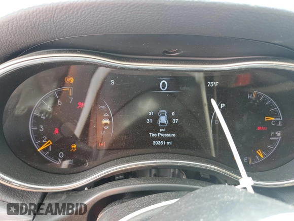 2022 Jeep Grand Cherokee Limited z VIN 1C4RJEBG8NC155333, wystawiony jako Copart lot #82373034 z przebiegiem 39 351 mil mil oraz Szkoda całkowita • Salvage title. Historia ofert i sprzedaży dostępna na DreamBid. Obrazek 9.