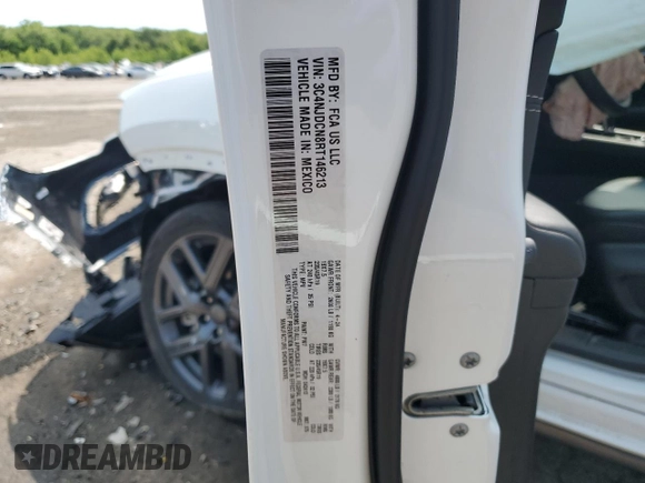 2024 Jeep Compass Limited с VIN 3C4NJDCN8RT146213, выставлен на аукционе Copart как лот 58739705 с пробегом 3 887 миль миль и Списание • Salvage title. История ставок и продаж доступна на DreamBid. Изображение 14.