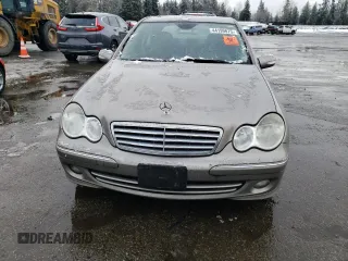 2006 Mercedes-Benz C 280 Luxury with VIN WDBRF54H16F823236, listed as a Copart auction lot 44199675 with 252,563 mi miles and Clean Title. Bid and sale history available at DreamBid. Image 5.