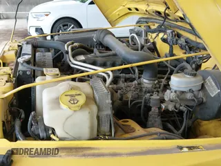 2004 Jeep Wrangler Sport z VIN 1J4FA49S04P788403, wystawiony jako IAAI lot #43184950 z przebiegiem 290 533 mil mil oraz . Historia ofert i sprzedaży dostępna na DreamBid. Obrazek 19.