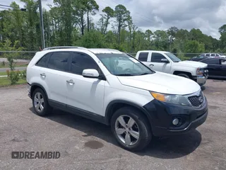 2013 Kia Sorento EX with VIN 5XYKU4A60DG364894, listed as a IAAI auction lot 39692010 with 216,656 mi miles. Bid and sale history available at carsss.com. Image 1.