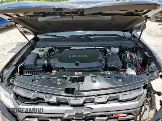2022 Chevrolet Colorado 2WD Z71 z VIN 1GCGSDEN6N1204453, wystawiony jako Copart lot #65275975 z przebiegiem 23 734 mil mil oraz Szkoda całkowita • Salvage title. Historia ofert i sprzedaży dostępna na DreamBid. Obrazek 12.