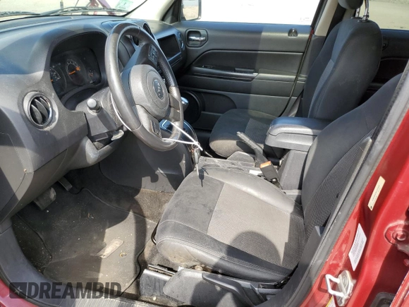 2014 Jeep Patriot Latitude z VIN 1C4NJRFB3ED626089, wystawiony jako Copart lot #60693585 z przebiegiem 196 852 mil mil oraz Czysty tytuł • Clean title. Historia ofert i sprzedaży dostępna na DreamBid. Obrazek 7.