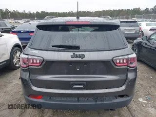 2018 Jeep Compass Latitude with VIN 3C4NJCBB1JT327076, listed as a IAAI auction lot 41185251 with 72,714 mi miles. Bid and sale history available at carsss.com. Image 16.