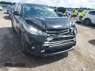 2018 Toyota Highlander SE with VIN 5TDKZRFHXJS546092, listed as a IAAI auction lot 42338286 with 123,217 mi miles and . Bid and sale history available at DreamBid. Image 1.