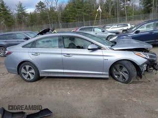 2016 Hyundai Sonata Limited with VIN KMHE34L19GA009305, listed as a IAAI auction lot 42039182 with 145,512 mi miles and . Bid and sale history available at DreamBid. Image 14.