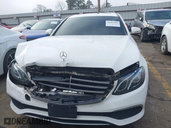 2017 Mercedes-Benz E-Class E 300 Luxury with VIN WDDZF4KB9HA072483, listed as a IAAI auction lot 41805058 with 131,890 mi miles. Bid and sale history available at carsss.com. Image 12.